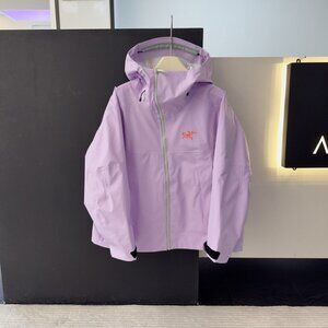 Arc'teryx Beta LT Hooded Hardshell Jacket, Size M